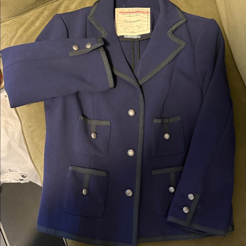Cartonnier Blue Blazer with black trim 6